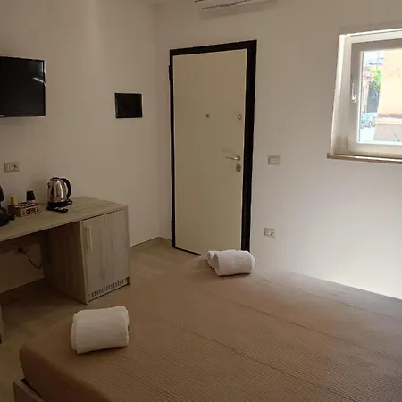 Mary's Bed & Breakfast 4*