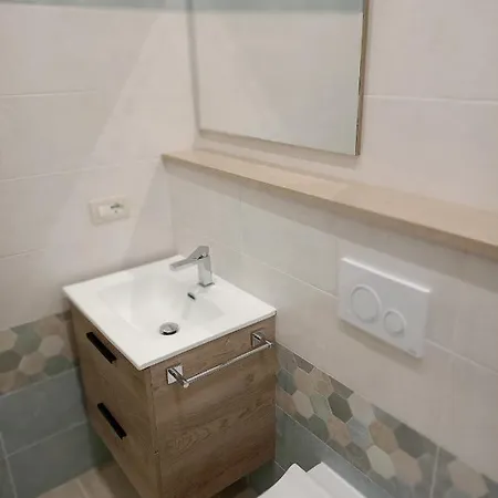 Mary's Bed & Breakfast 4*